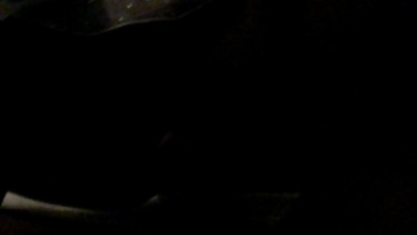 പുസ്സി-വിശക്കുന്ന സ്റ്റഡ് പെൺകുട്ടിയെ അപ്പാർട്ട്മെന്റിലേക്ക് കൊണ്ടുവന്ന് നന്നായി ചപ്പി